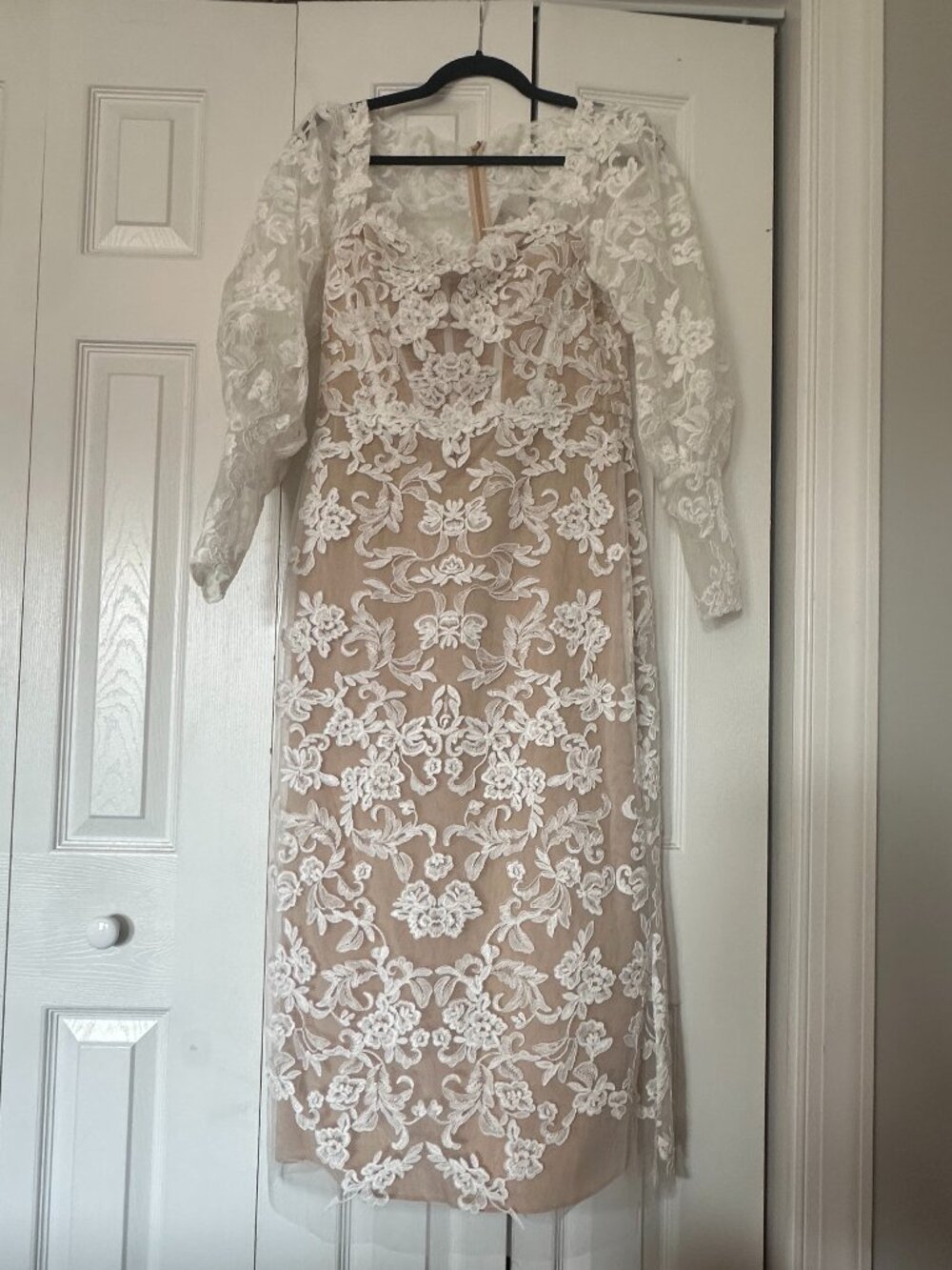 NWT Marchesa Long Sleeve Bridal Lace Midi Dress